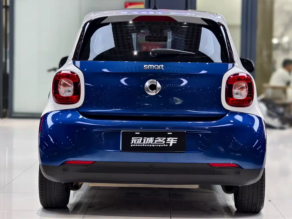 smart forfour 0.9 T 66 kW Pioneer