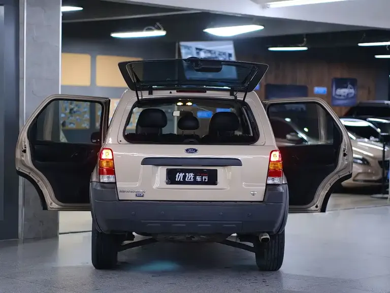 Ford Escape (Import) 3.0 AT