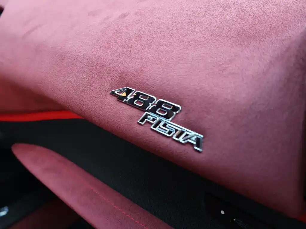 Ferrari 488 488 Pista