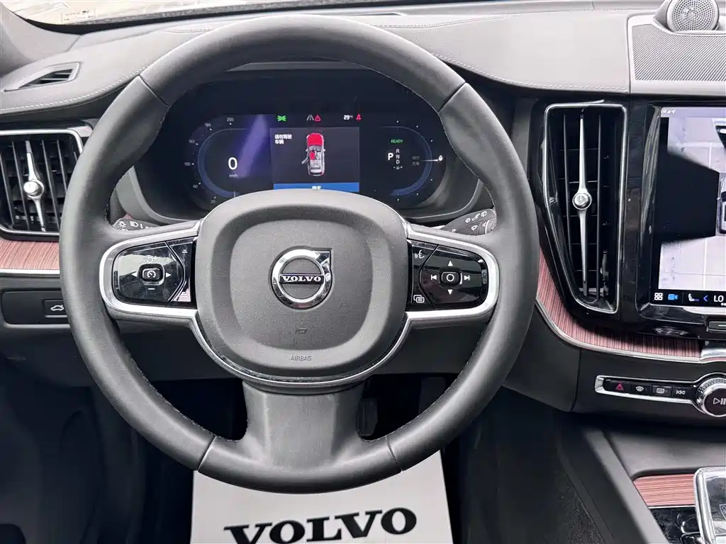 Volvo XC60 PHEV PHEV Hybrid Long Range 4 WD Smart Grace Luxury