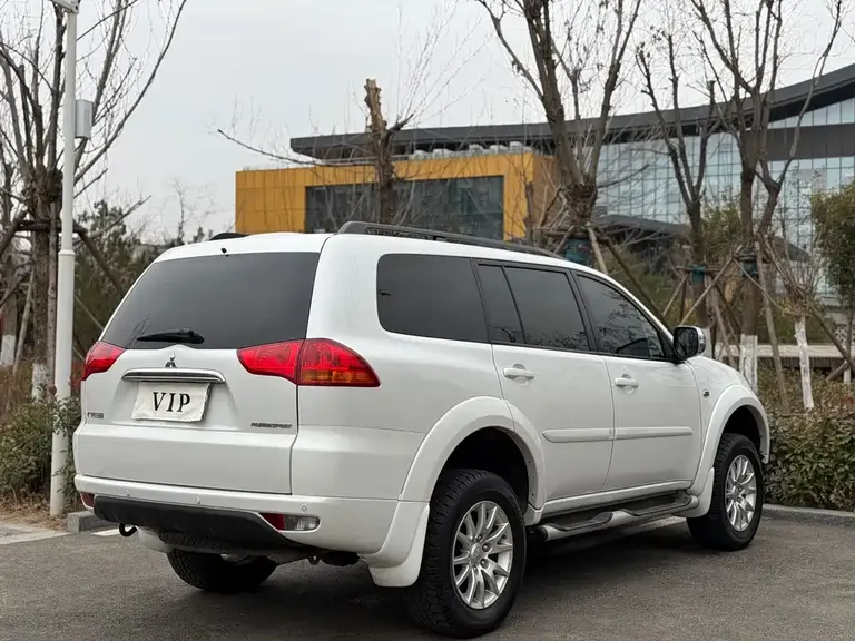 Mitsubishi Pajero Sport 3.0 L Auto 2 WD Luxury
