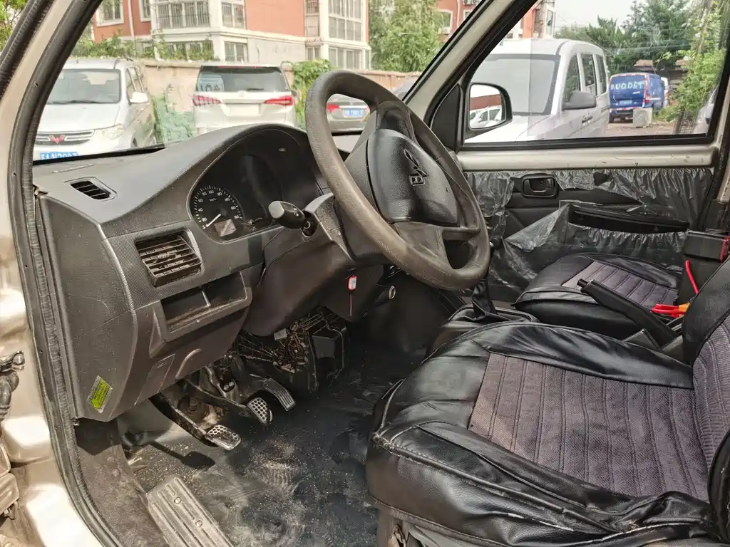 Wuling Rongguang 1.2 L S Basic