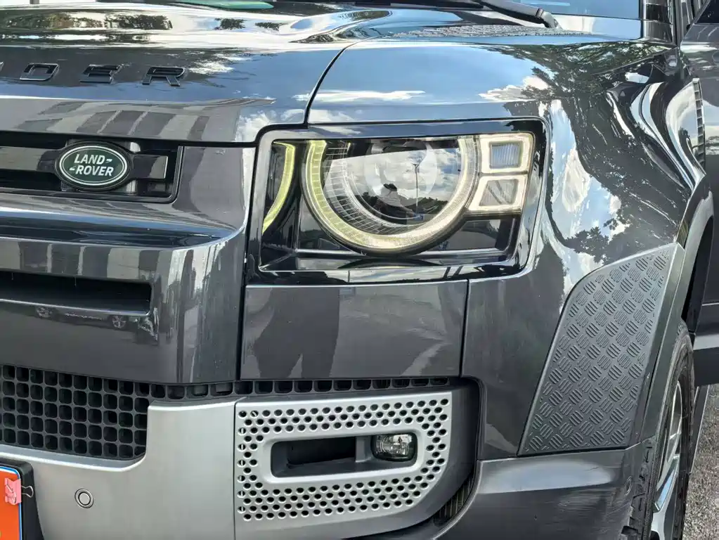 Land Rover Defender 110 3.0 T P400 Dark Special Edition