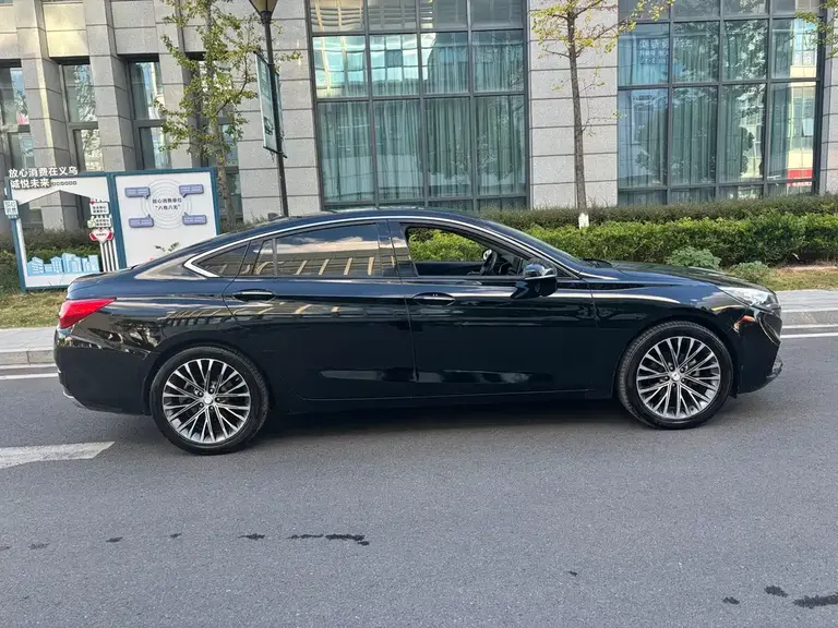 Hongqi H5 Classic 1.5 T DCT Flagship Charm