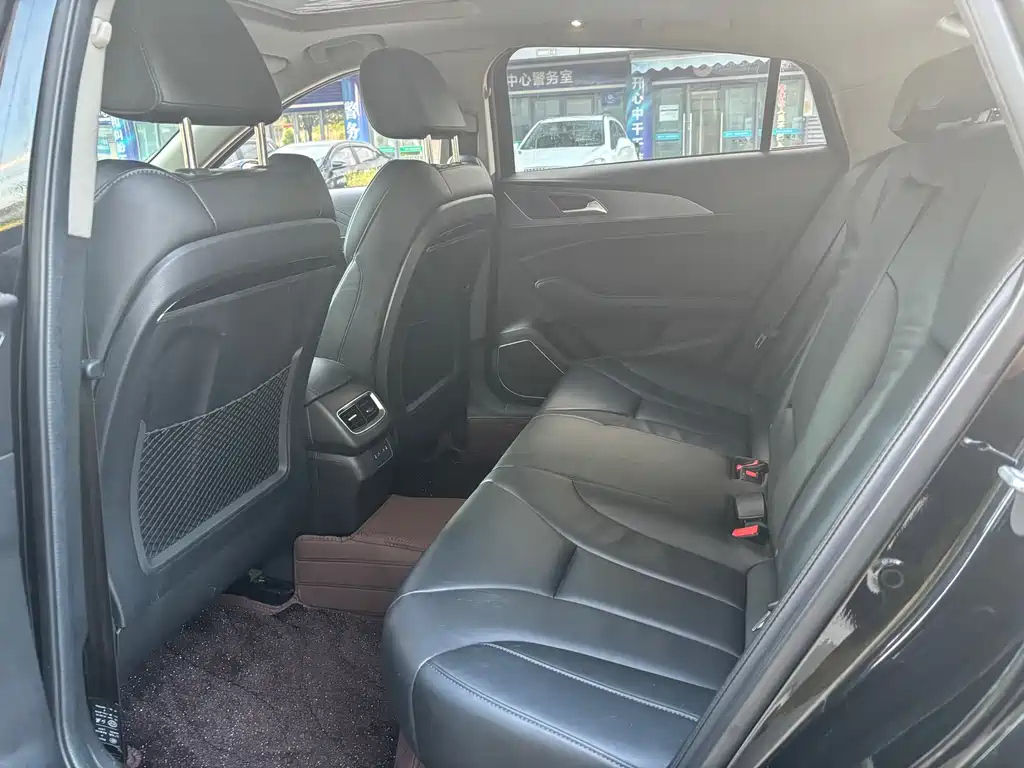 Hongqi H5 Classic 1.5 T DCT Flagship Charm