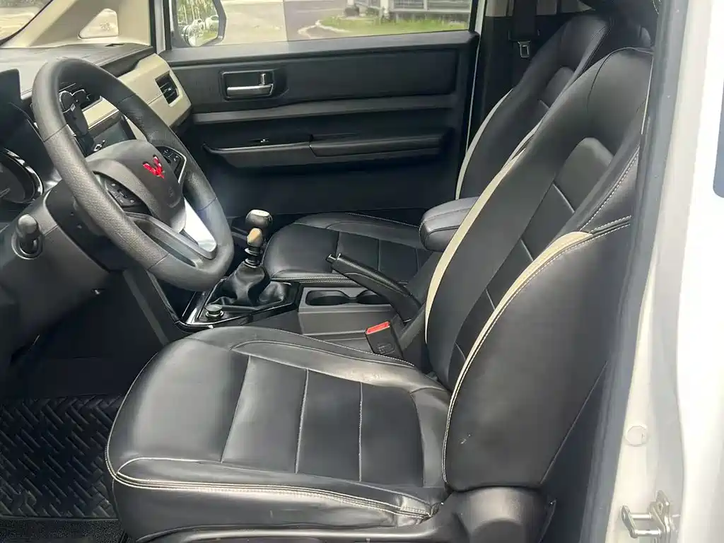 Wuling Journey 1.5 T Manual Luxury