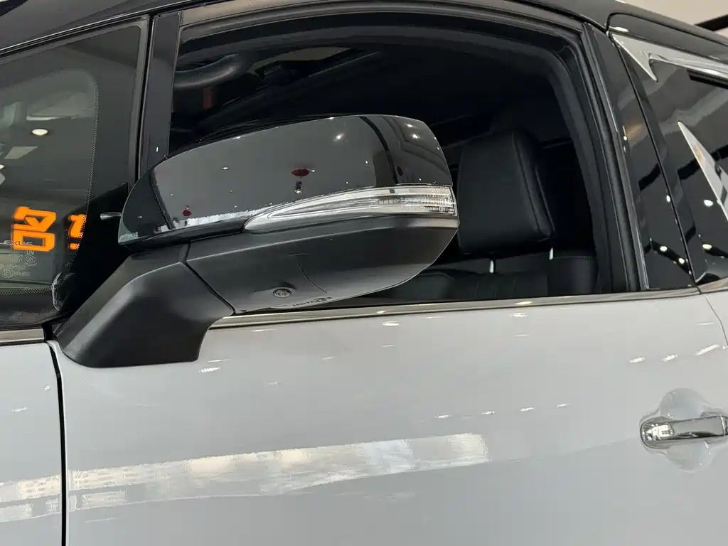 Lexus LM 300 h 4-seat Royal World
