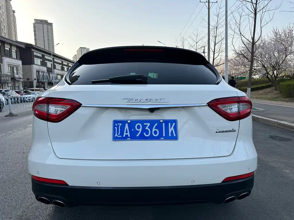 Levante 3.0 T Standard