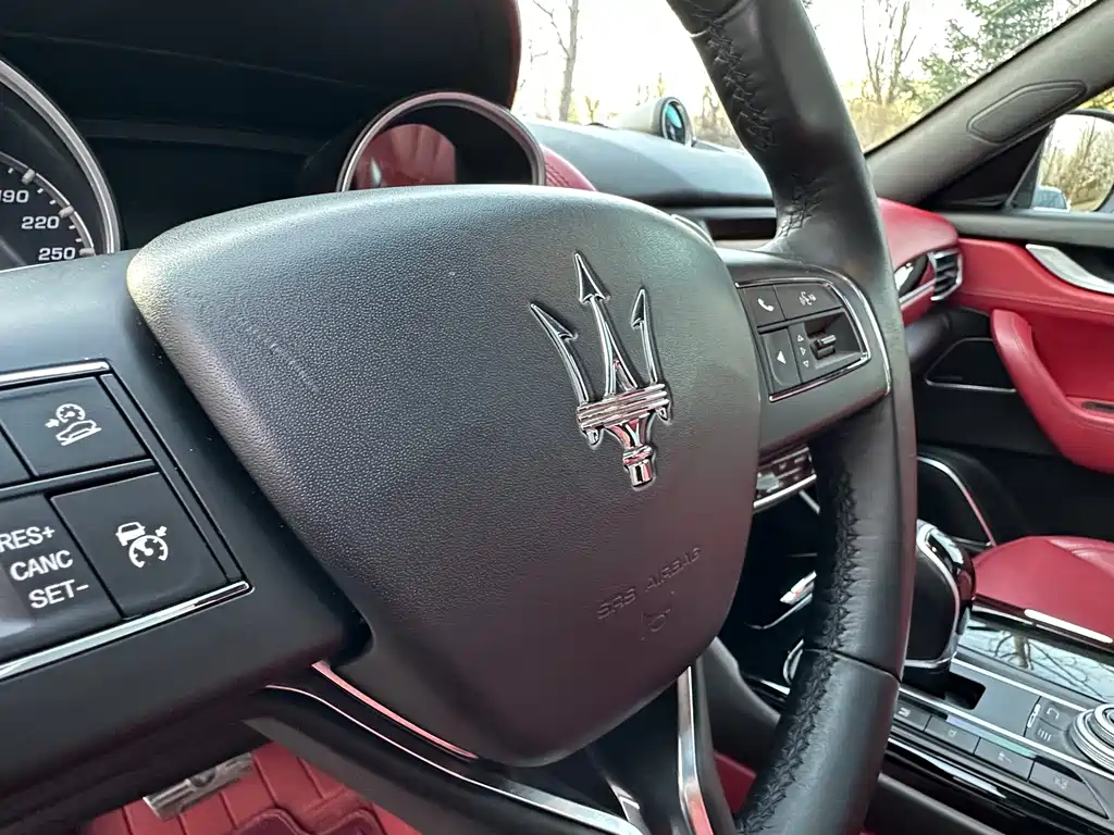 Levante 3.0 T Standard