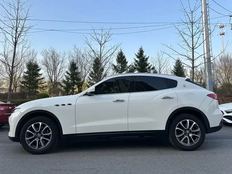 Maserati Levante 3.0 T Standard