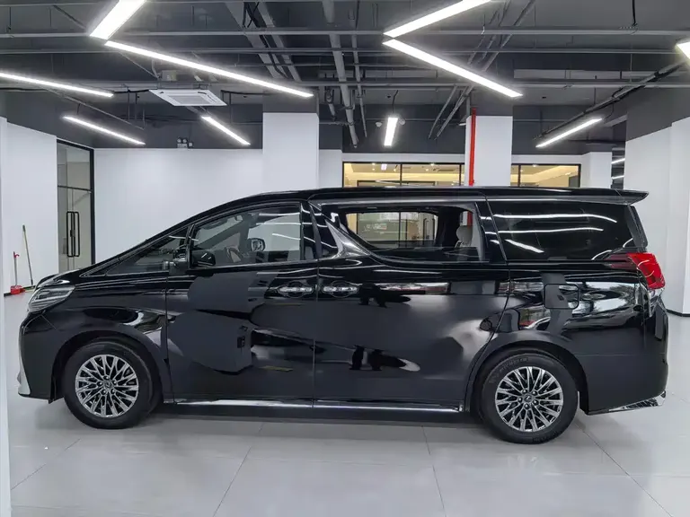 Lexus LM 300 h 7-seat Elegant