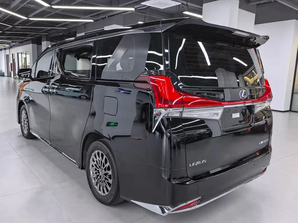 Lexus LM 300 h 7-seat Elegant