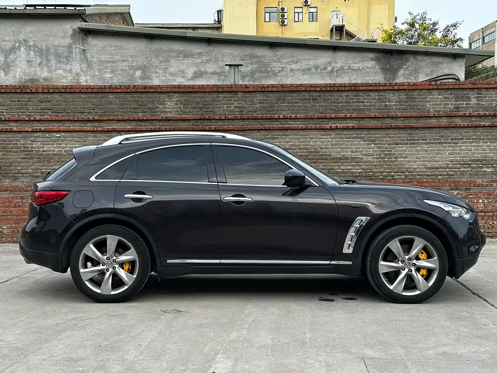Infiniti FX FX35 Standard