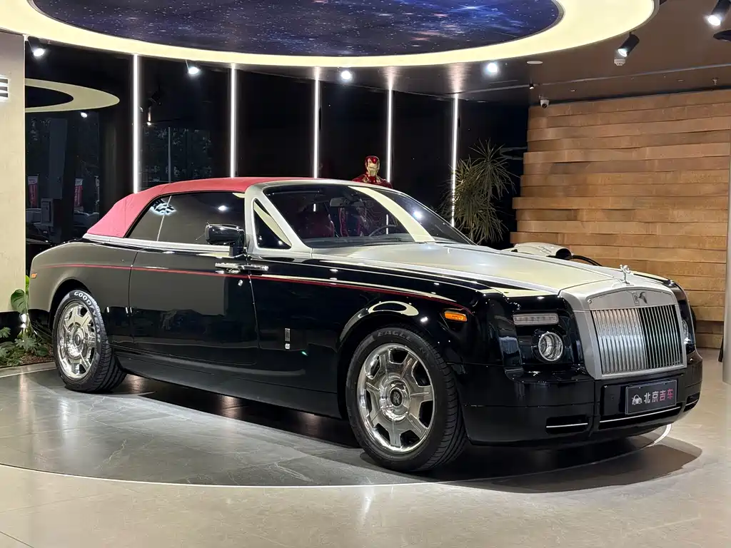Phantom 6.7 L Softtop Convertible