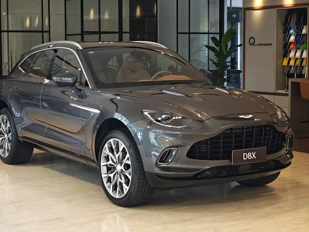 Aston Martin DBX 4.0 T V8