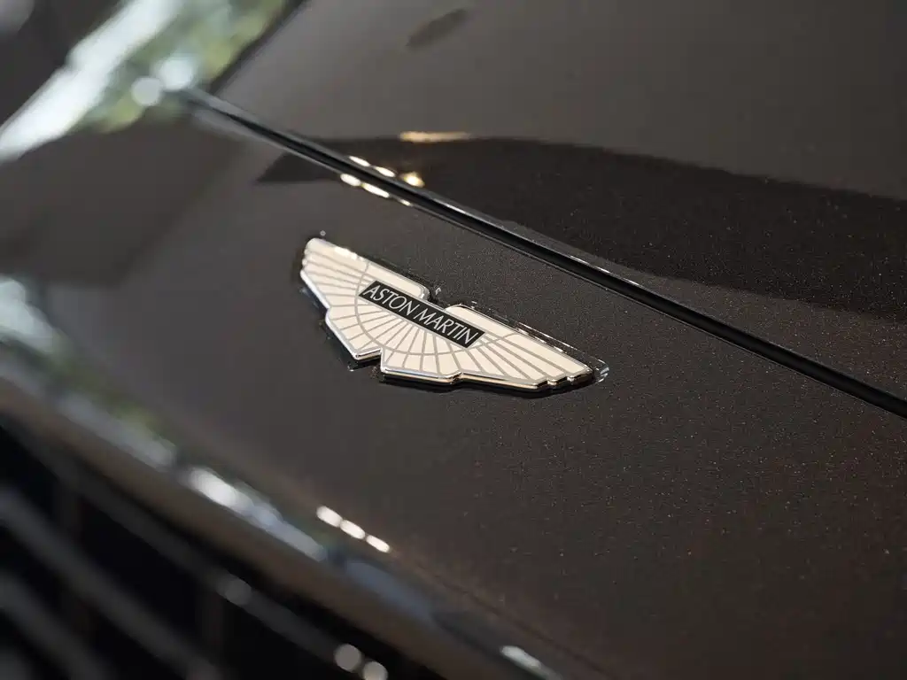 Aston Martin DBX 4.0 T V8