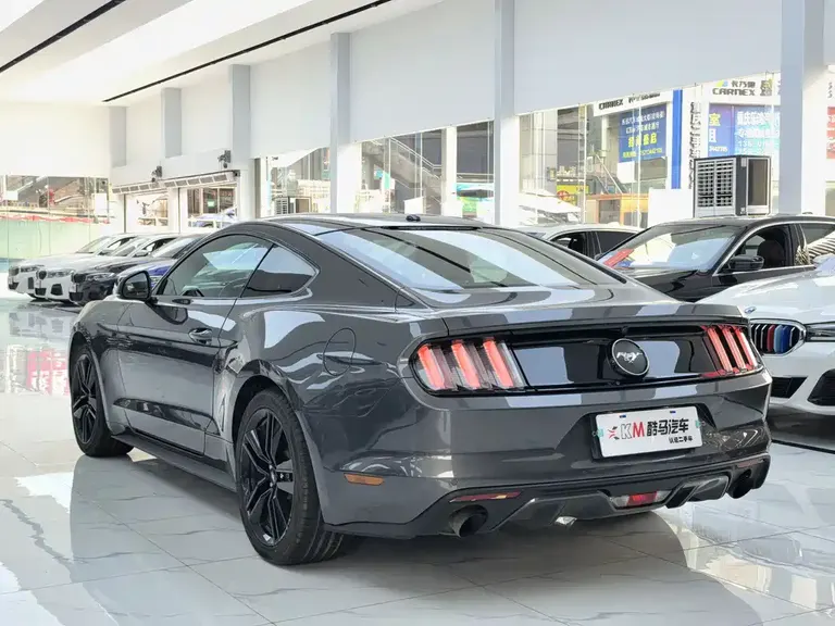 Ford Mustang 2.3 T Performance