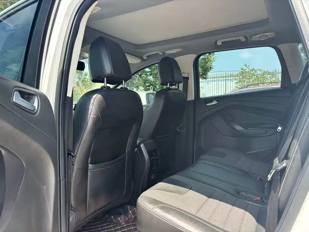 Kuga 1.5 L GTDi 2 WD Style