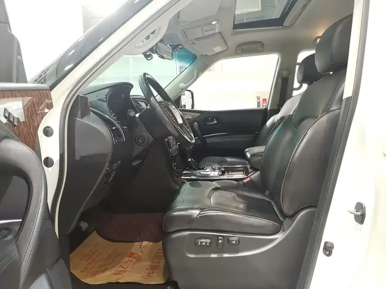 Nissan Patrol 5.6 L Standard