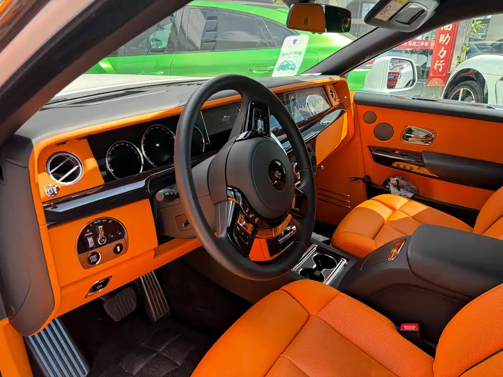 Phantom 6.7 T LWB Range