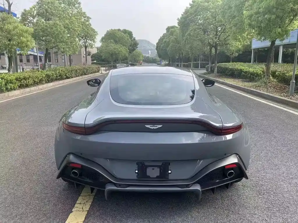 V8 Vantage 4.0 T V8 Coupe