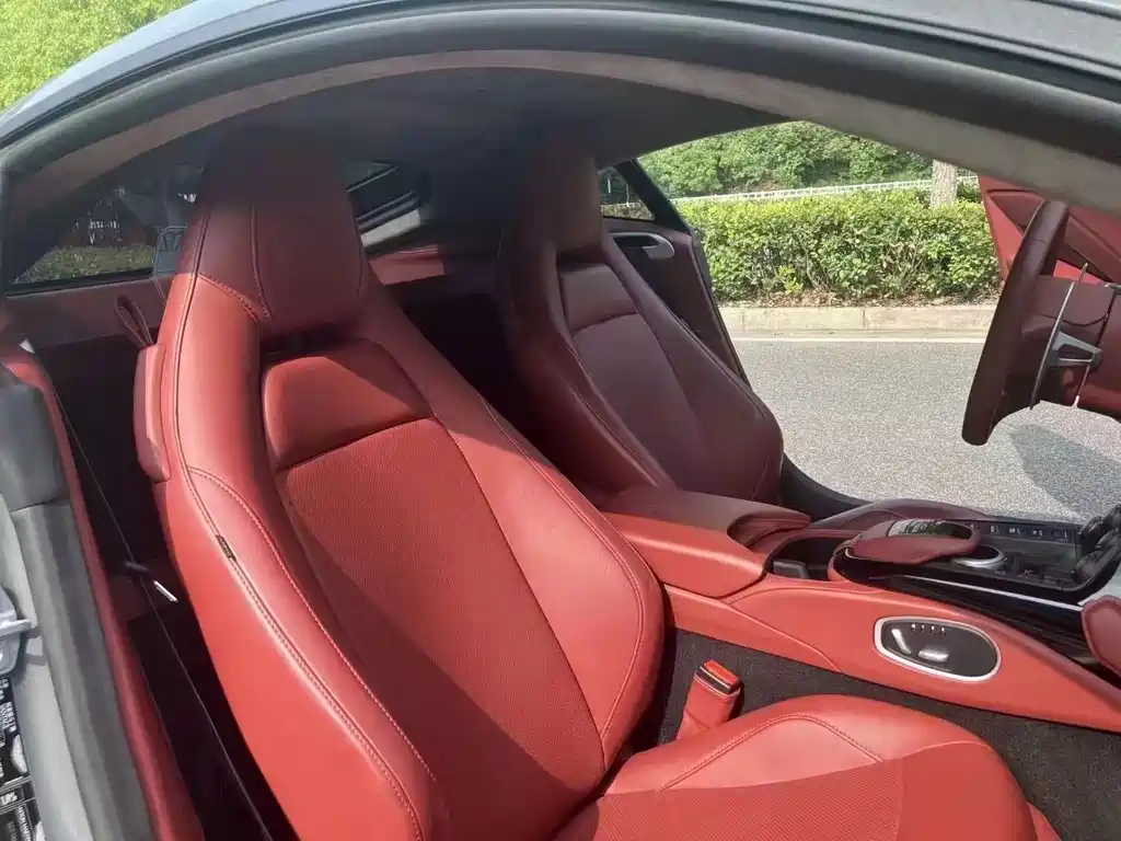 V8 Vantage 4.0 T V8 Coupe