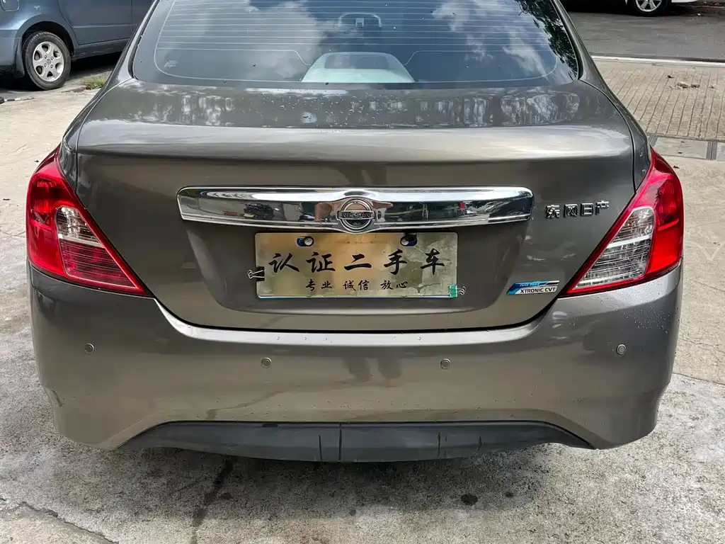 Sunny 1.5 XE CVT Leading