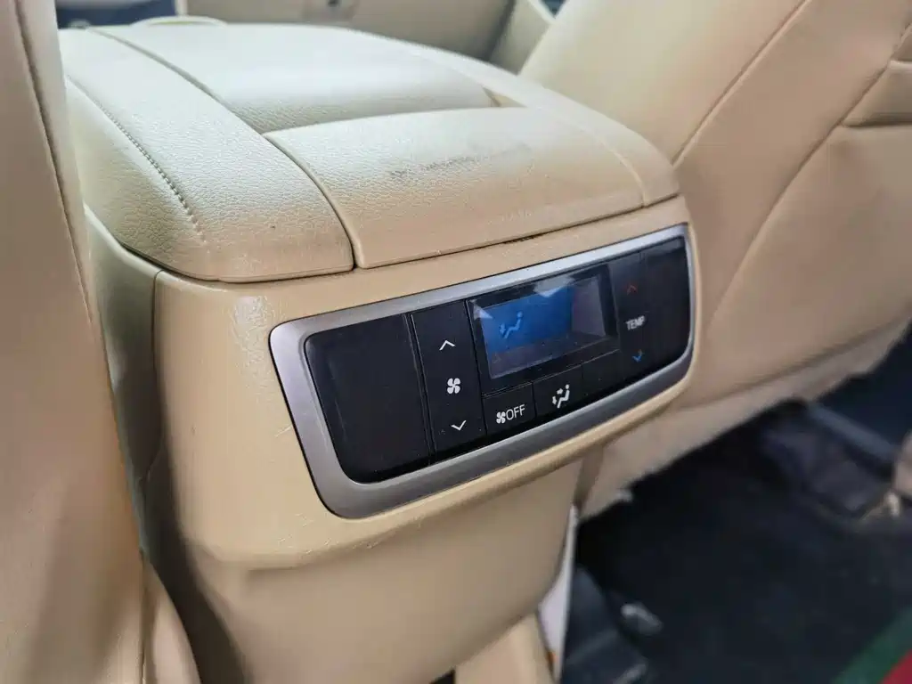 Highlander 2.0 T 2 WD Elite 7-seat CN-VI