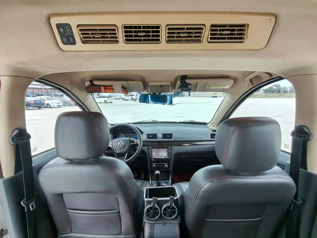 Fengguang 370 1.5 L Manual Premium 7-seat
