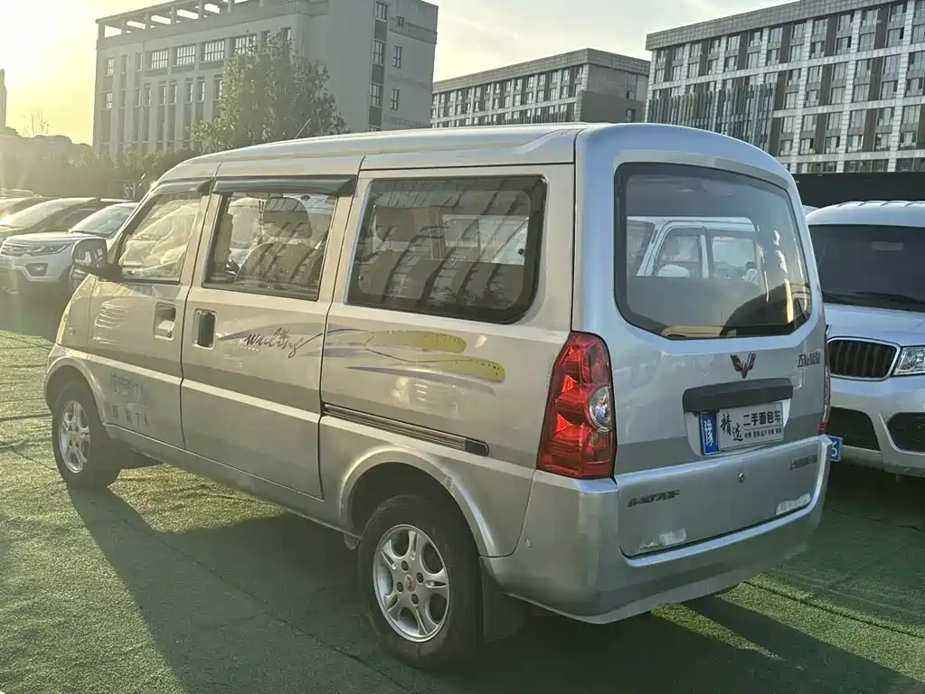 Wuling Rongguang 1.2 L Basic