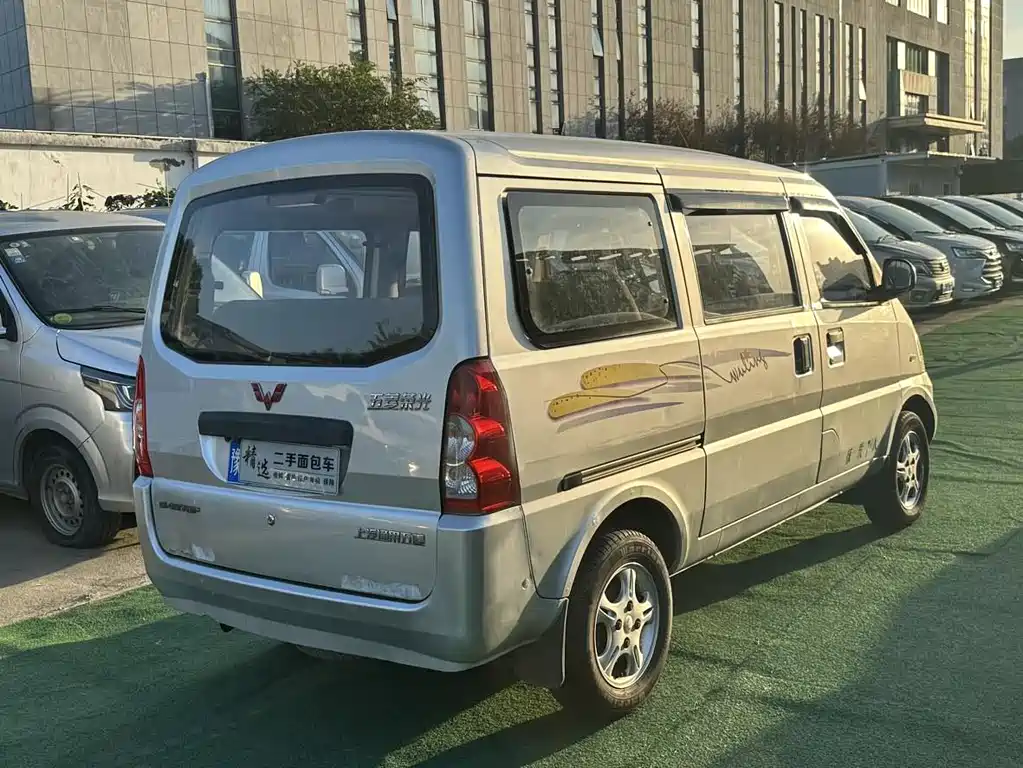 Wuling Rongguang 1.2 L Basic