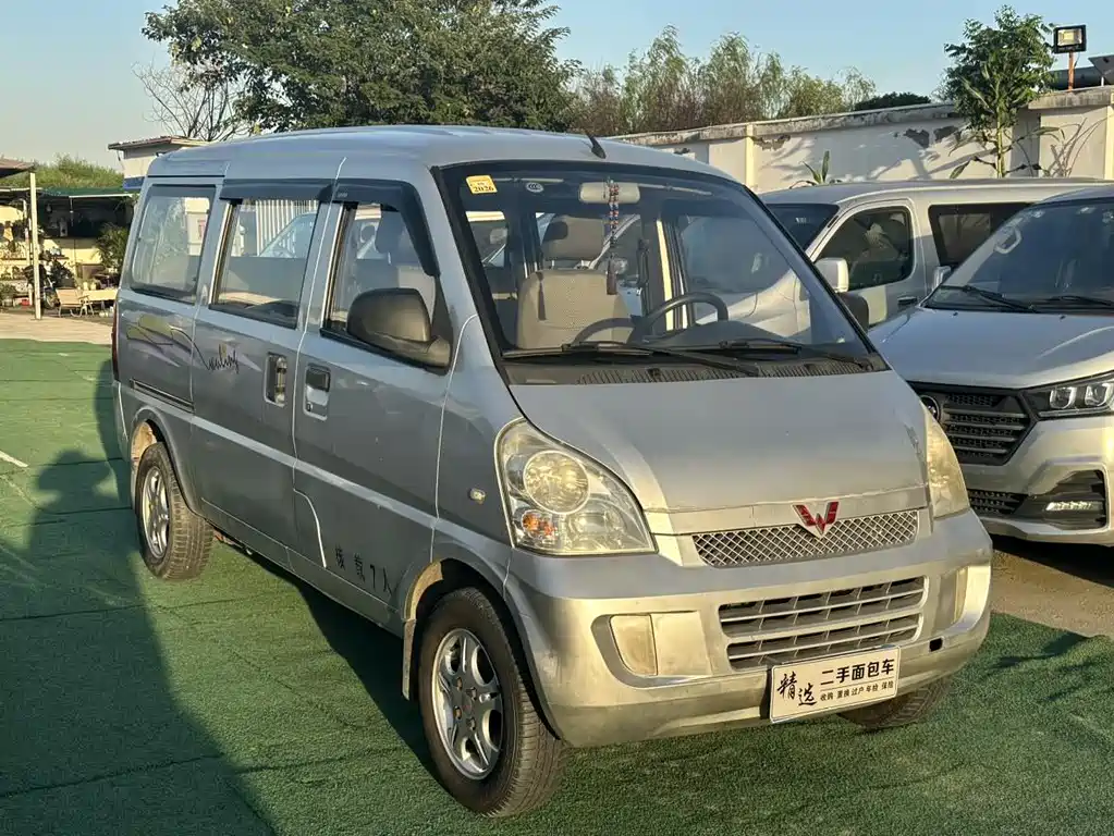 Wuling Rongguang 1.2 L Basic