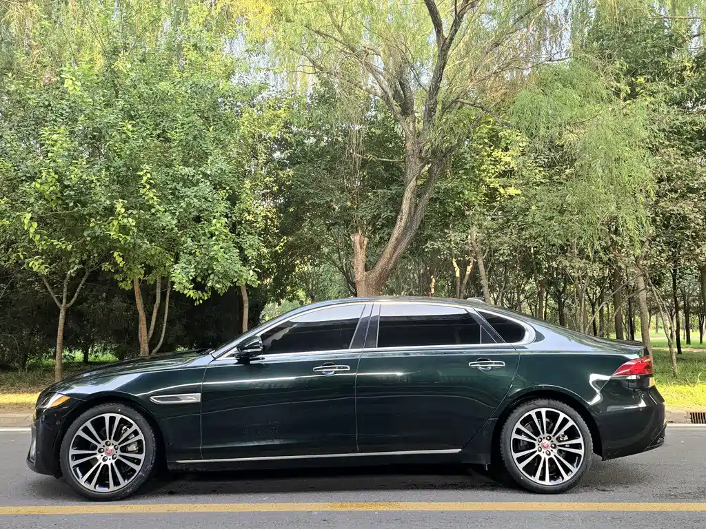 Jaguar XFL XFL 2.0 T P250 2 WD Premium Luxury