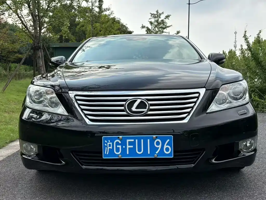 Lexus LS 460 L Distinguished