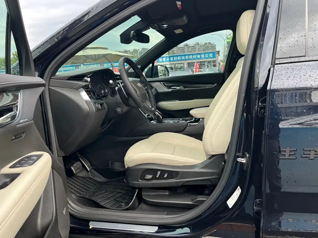 Cadillac XT6 Facelift 28 T 6-seat 4 WD Leading Sport