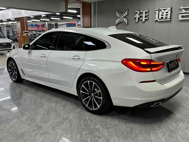 BMW 6 Series GT 630 i Luxury Design Package