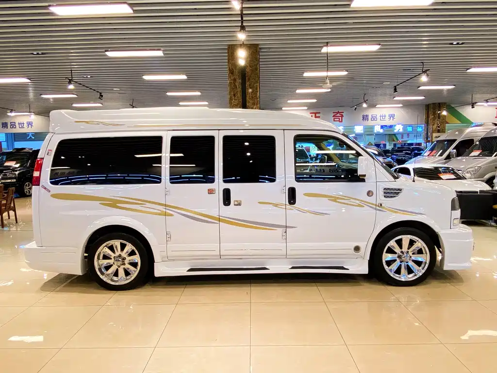 SAVANA 5.3 L G660 S 4 WD Elegant Supreme