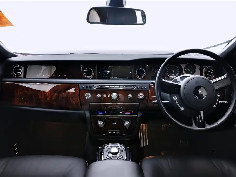 Phantom 6.7 L Extended EWB