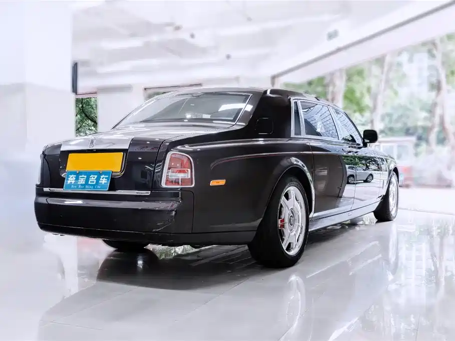 Phantom 6.7 L Extended EWB