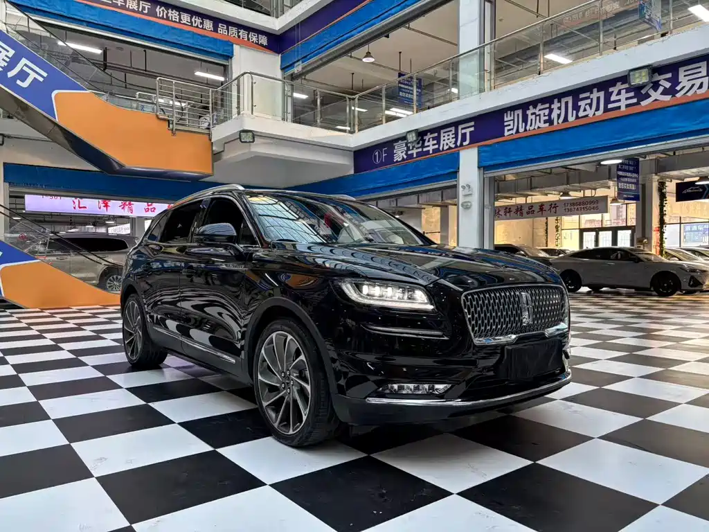 Nautilus 2.7 T 4 WD Honor Shine