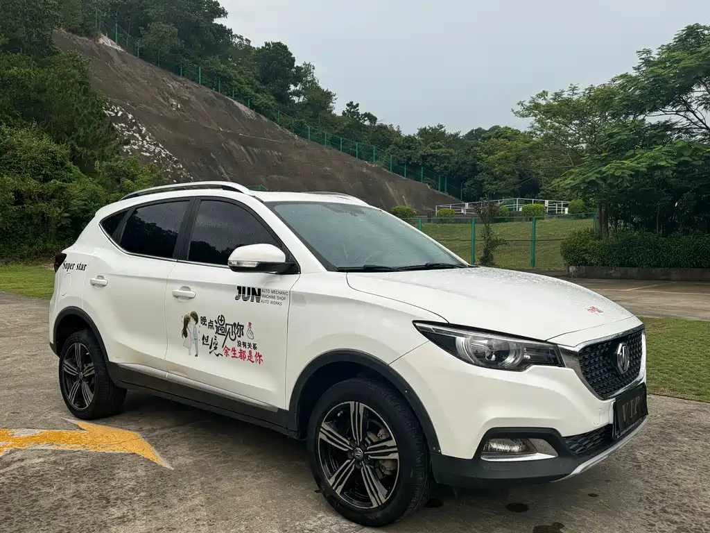 MG ZS 1.5 L Auto Luxury CN-V