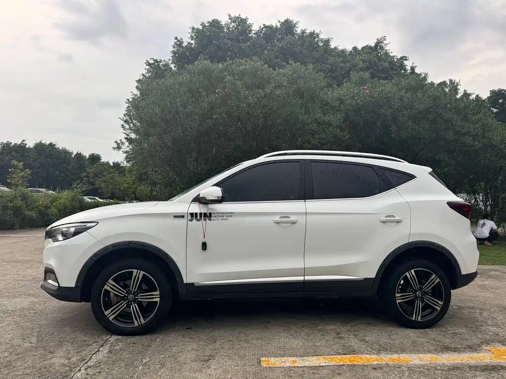MG ZS 1.5 L Auto Luxury CN-V