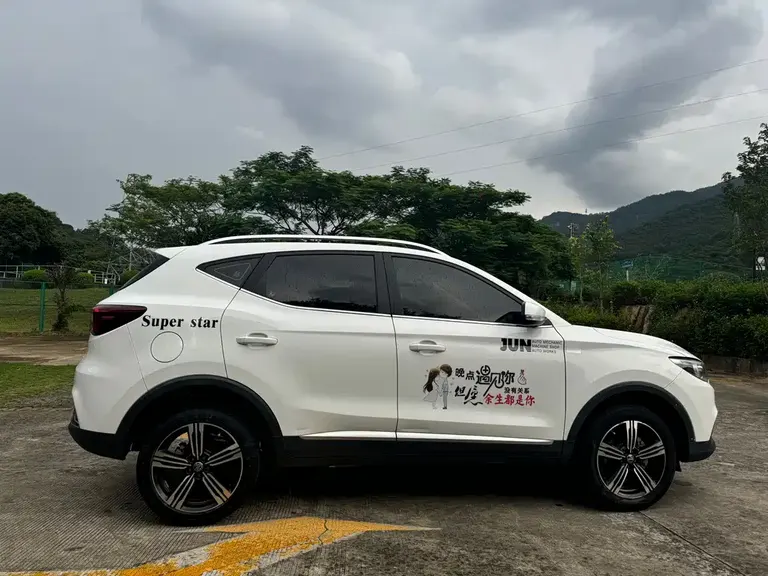 MG ZS 1.5 L Auto Luxury CN-V