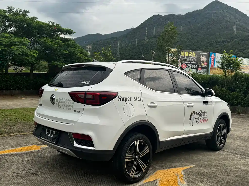 MG ZS 1.5 L Auto Luxury CN-V