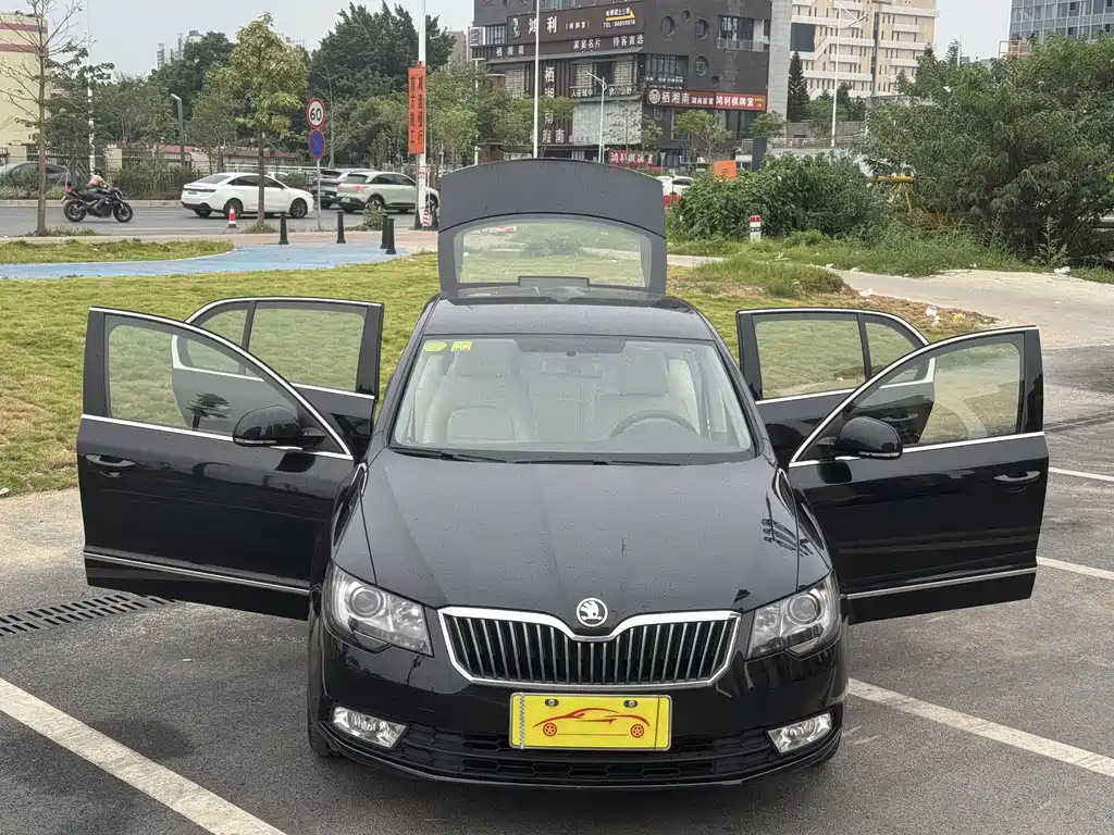 Superb 1.4 TSI DSG Gentleman
