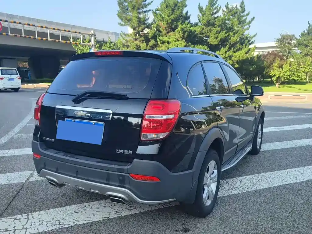 Captiva 2.4 L 2 WD Luxury 7-seat