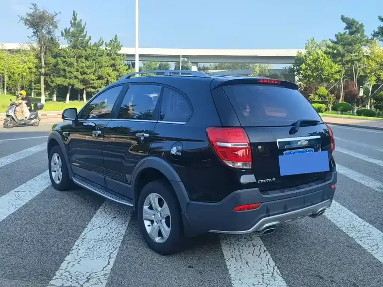 Chevrolet Captiva 2.4 L 2 WD Luxury 7-seat