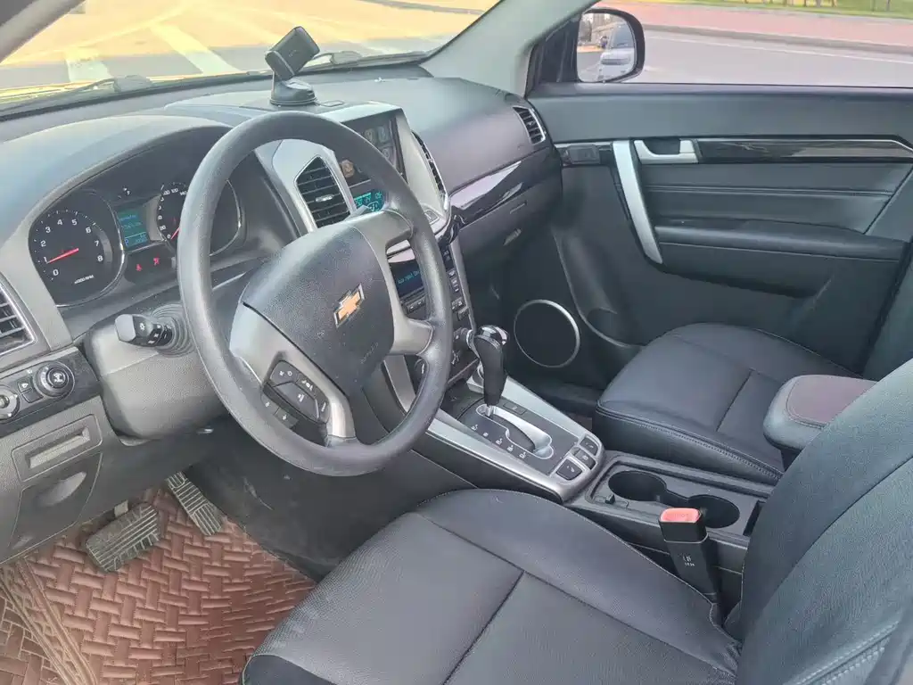 Captiva 2.4 L 2 WD Luxury 7-seat