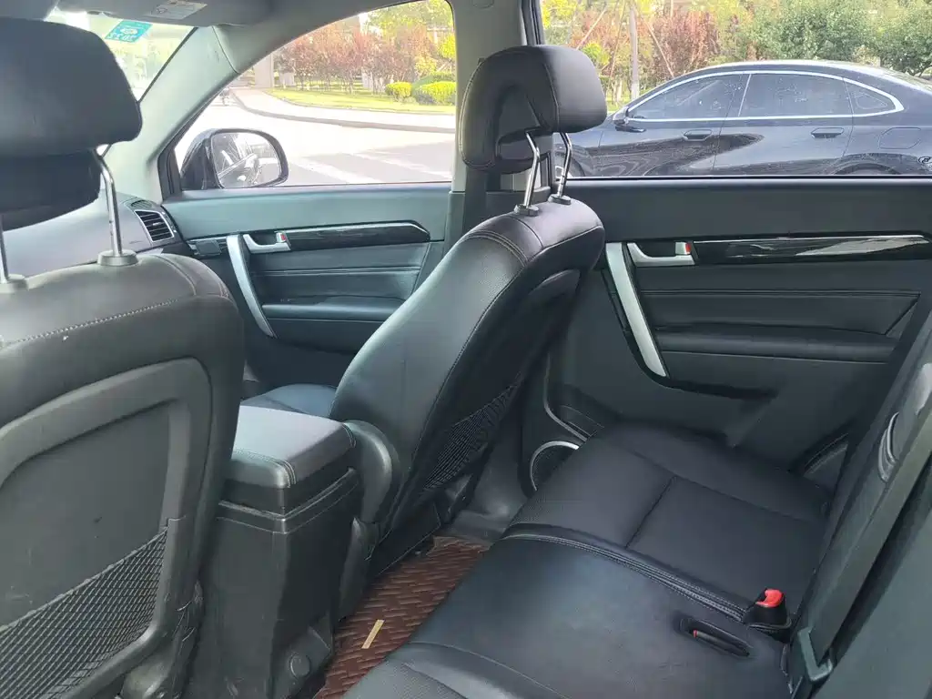 Captiva 2.4 L 2 WD Luxury 7-seat