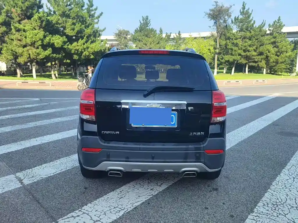 Captiva 2.4 L 2 WD Luxury 7-seat